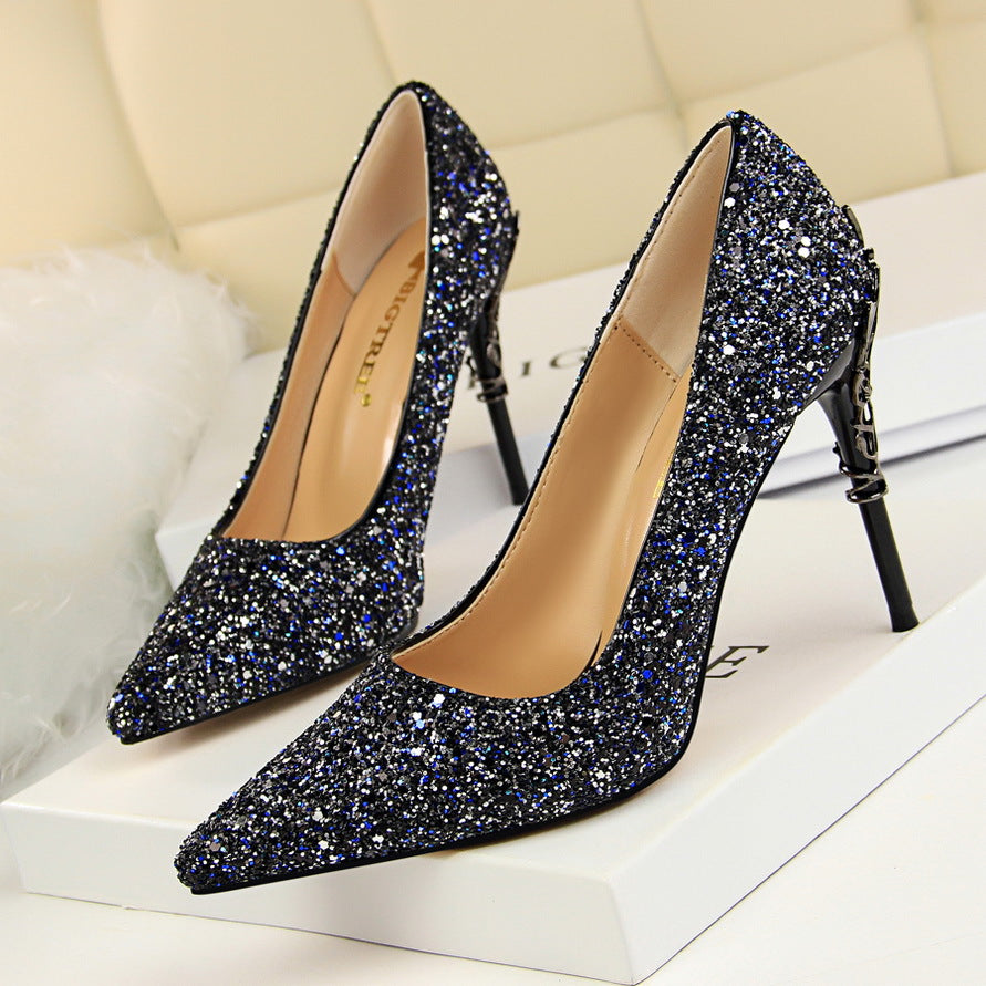 Pointed sequined high heels