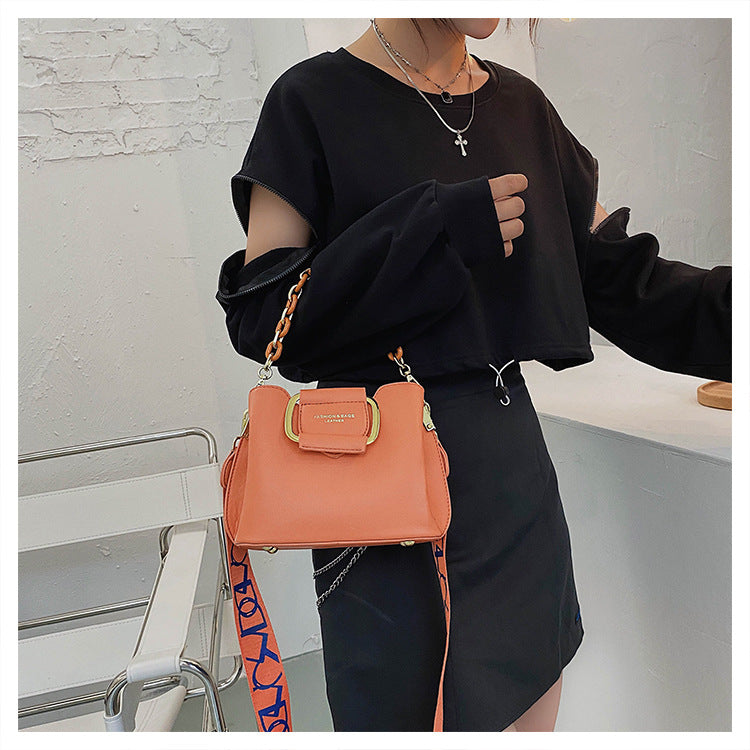 Trendy Bucket Fashionable Simple Shoulder Female Chain Commuter Hand-carrying Bag - Premium Damestas from My Store - Just €43.15! Shop now at KIYOO Royal Brand